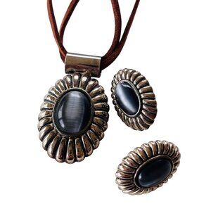 Vintage-Inspired Silver Pendant Necklace Matching Stud Earrings Black Oval Stone